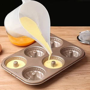 Long Tip Mouth Plastic Measuring Cup